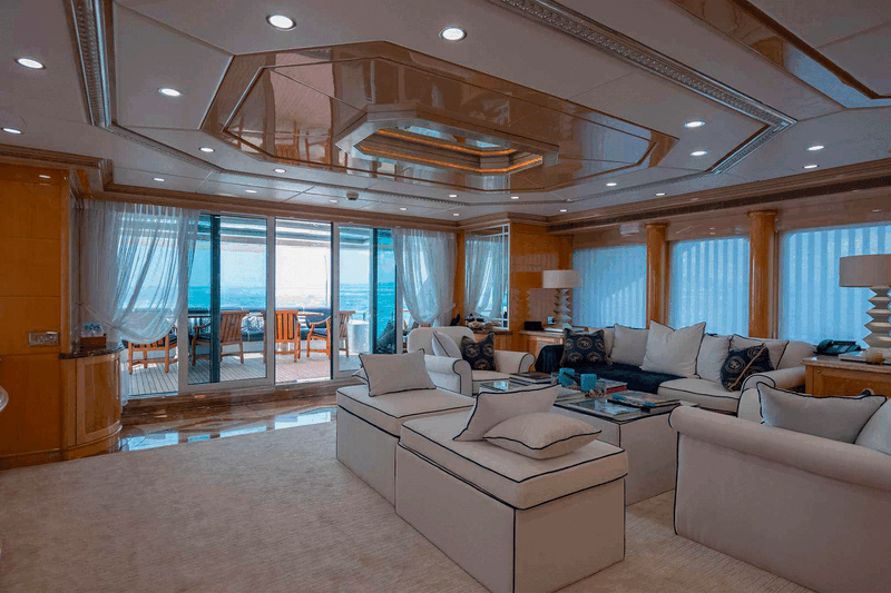 Main deck salon