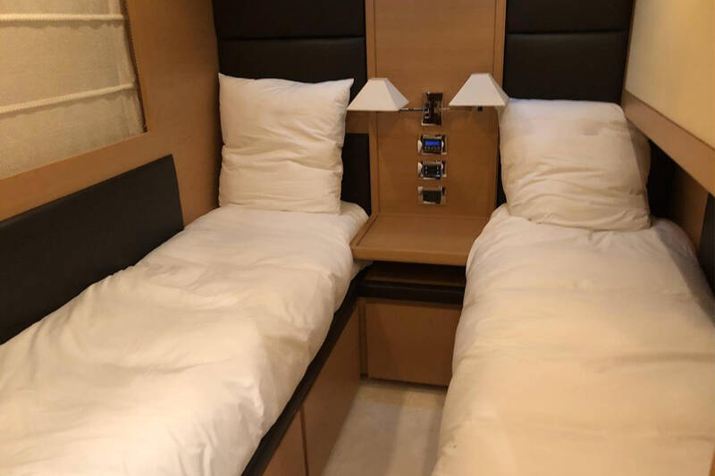 Guest cabin