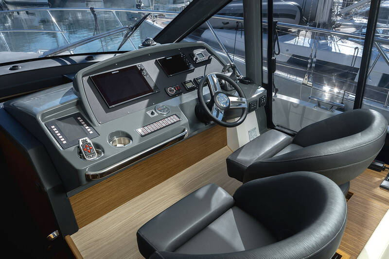 Main helm station