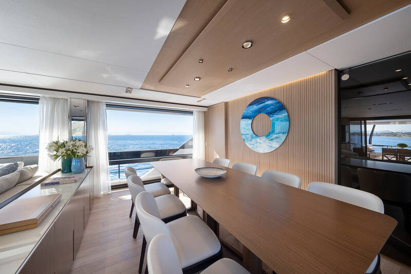 Salon dining