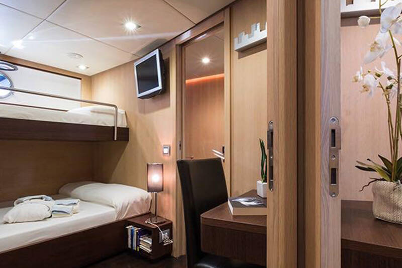 Guest cabin with single beds