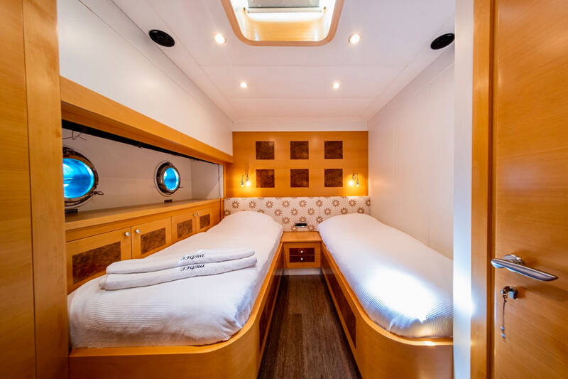 Twin cabin