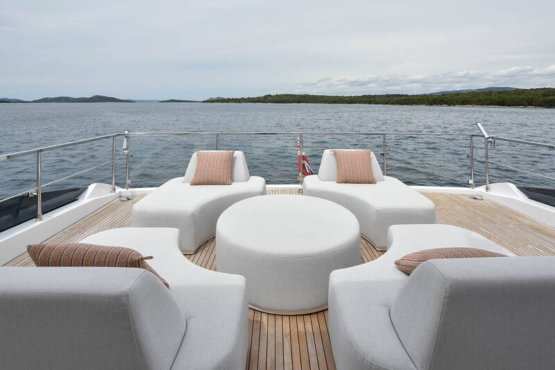 Lounge area on aft flybridge