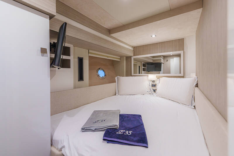 Guest cabin