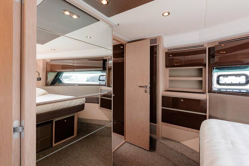 Мастер каюта Atlantis 51