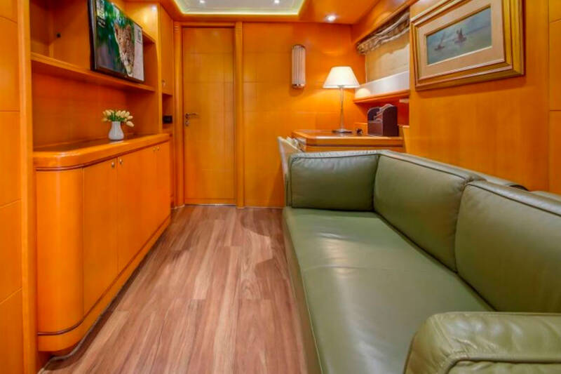 Master cabin study room