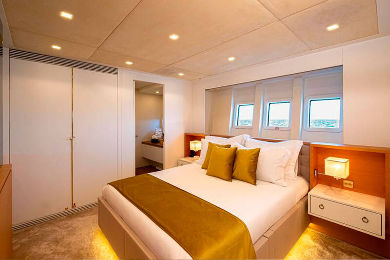 Double cabin