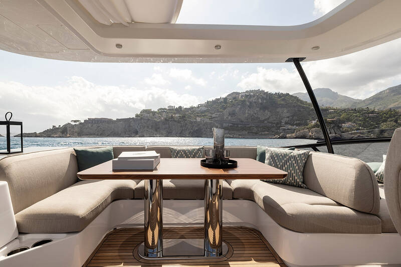 Dining area on flybridge