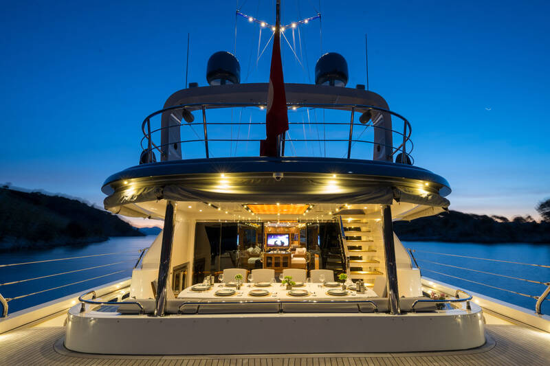 Dining area in the cockpit