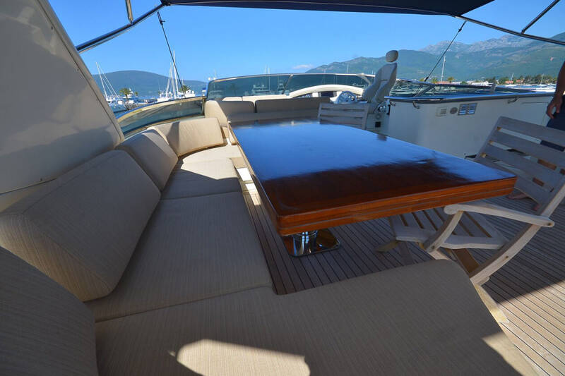 Dining area on flybridge