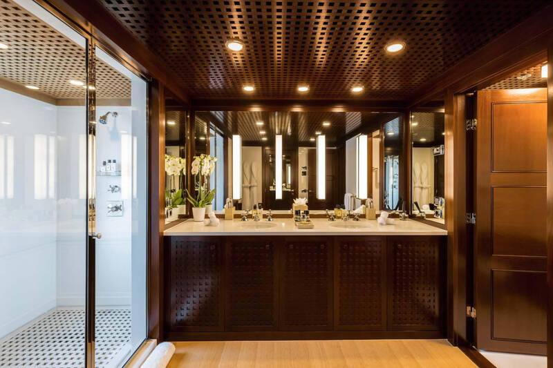 VIP Cabin - Bathroom