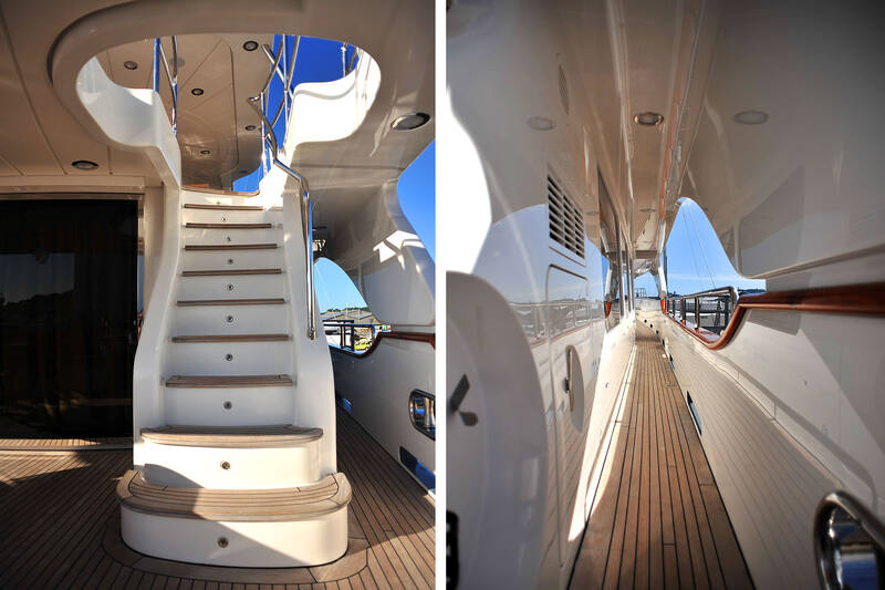 Steps to cockpit | Side deck