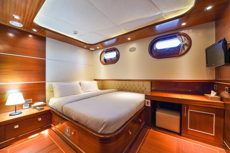 Guest cabin with double bed
