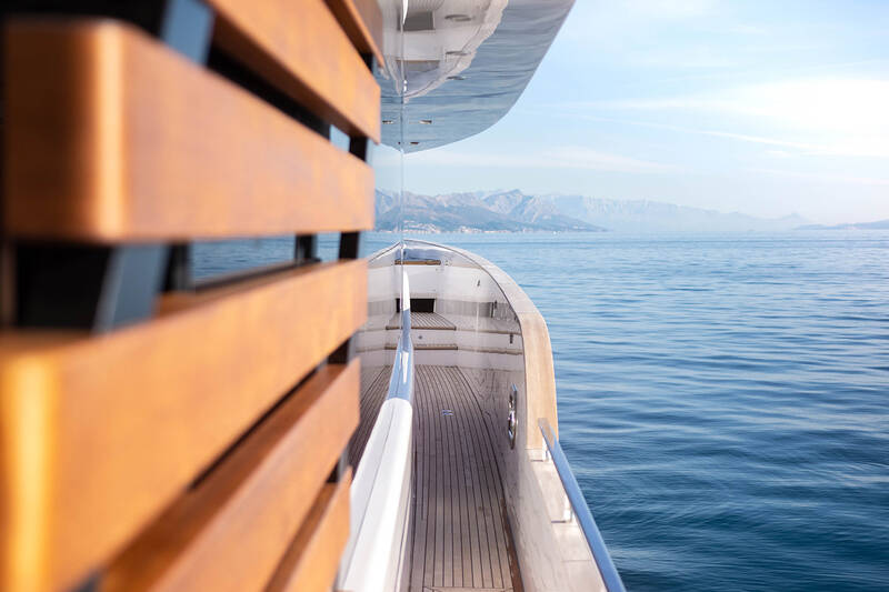 Side deck