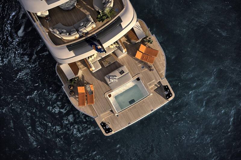 Beach club at aft