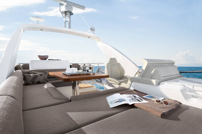 Dining area on flybridge