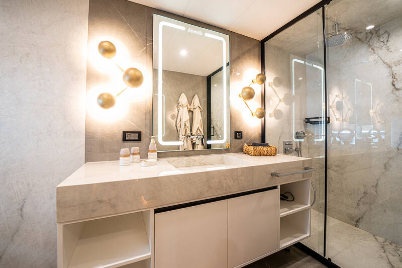 Bathroom in master cabin №3