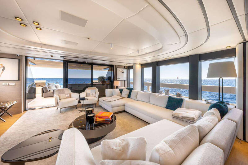 Main deck salon