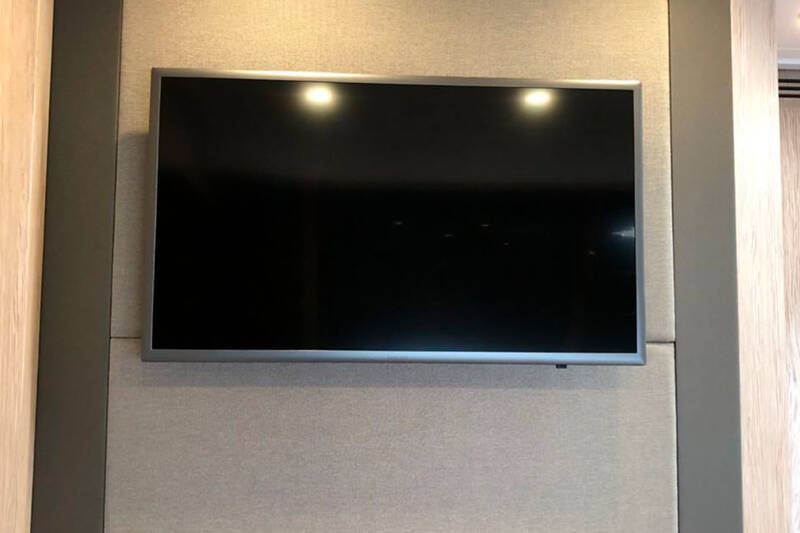 TV in dinette on the lower deck