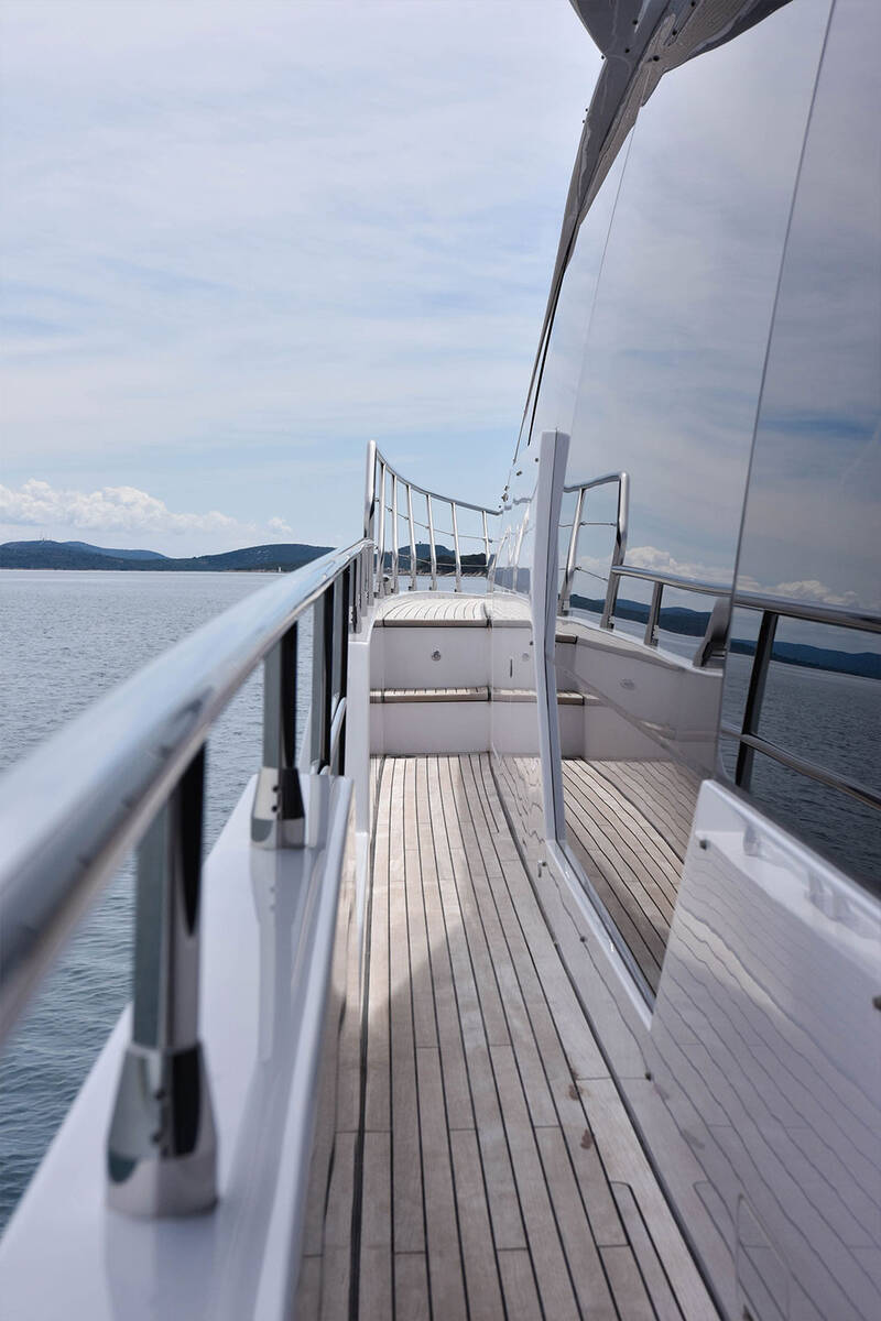Side deck