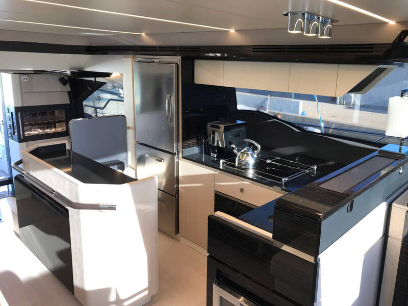 Azimut 66 2017