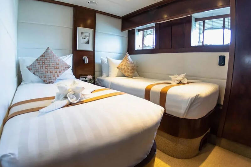 Guest cabin with singles