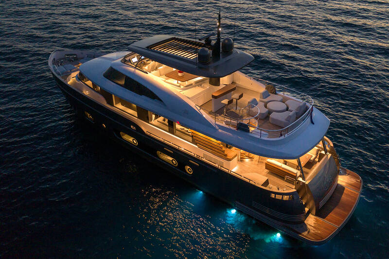 Exterior Magellano 25 METRI 