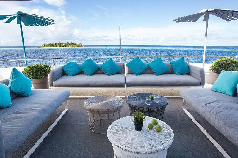 Lounge area on cockpit 