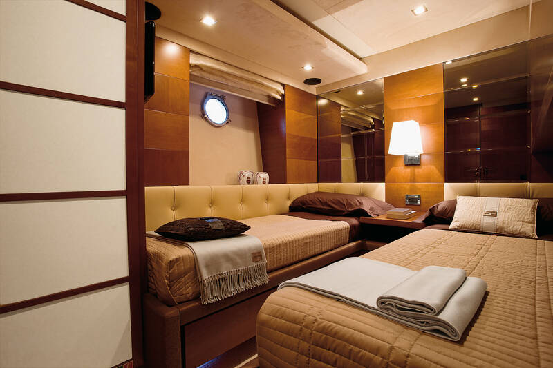 Guest cabin