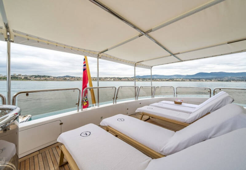Sunbathing area on sun deck 