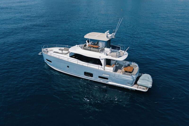 Azimut Magellano 53