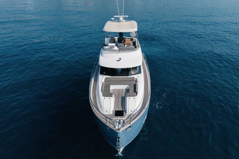 Azimut Magellano 53