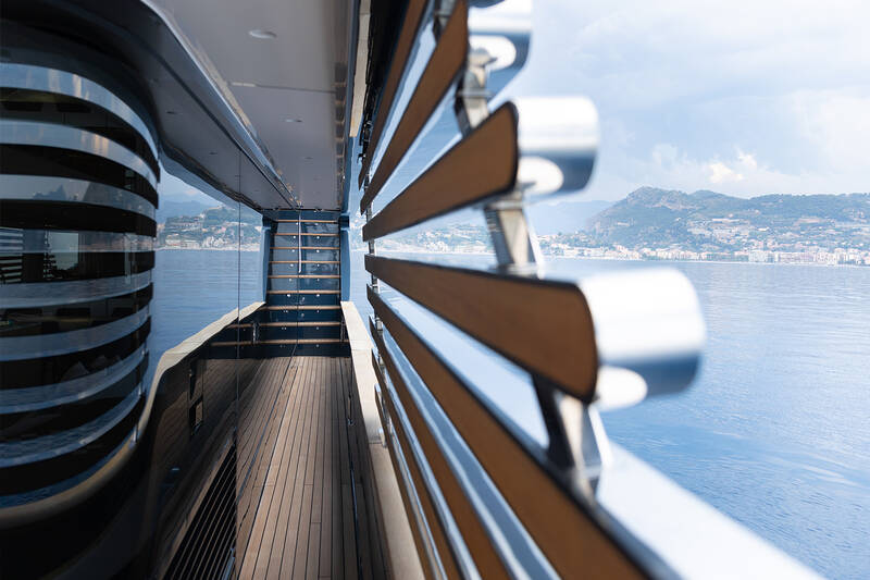 Side deck
