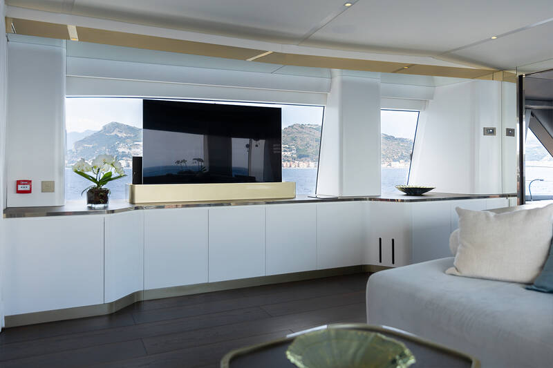 Upper deck salon