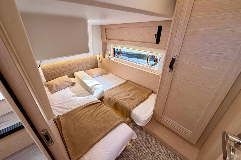 Guest cabin