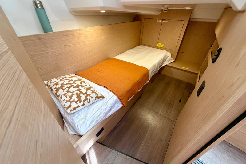 Utility cabin