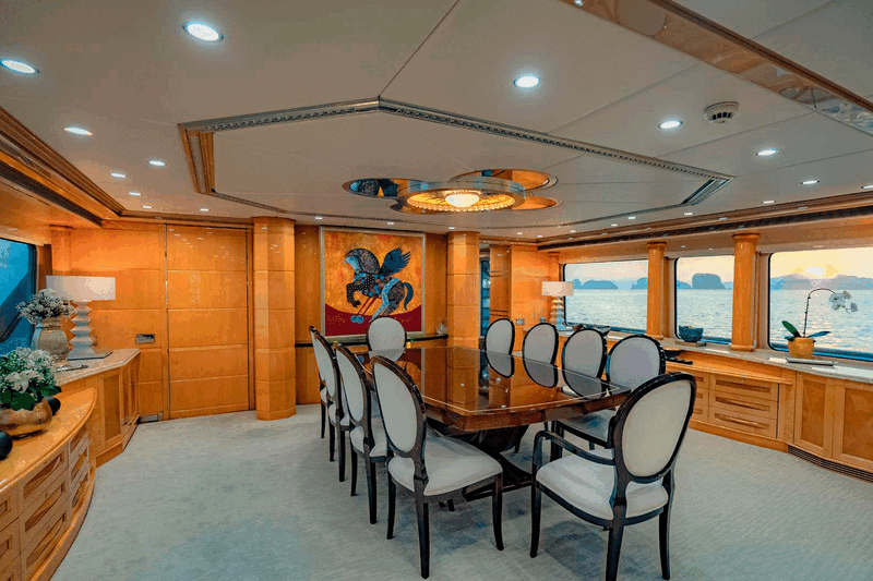 Main deck salon