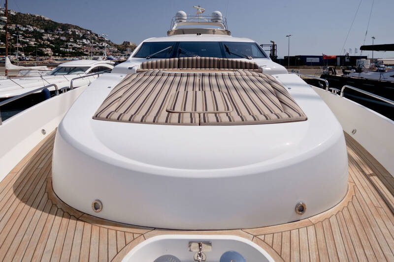 Bow deck