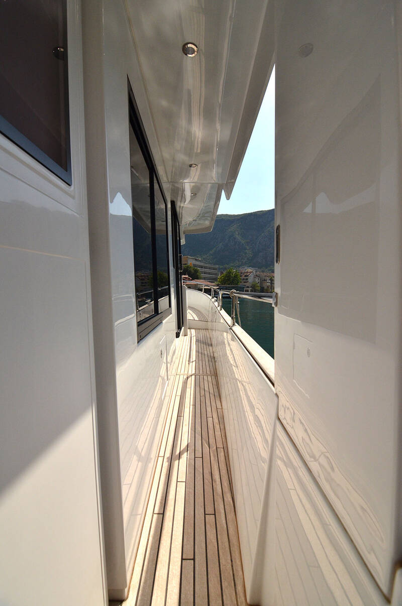Side deck