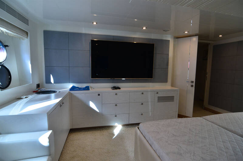 Master cabin amidships