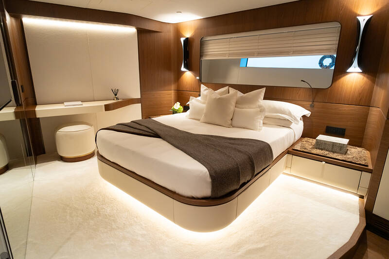 Bow VIP cabin