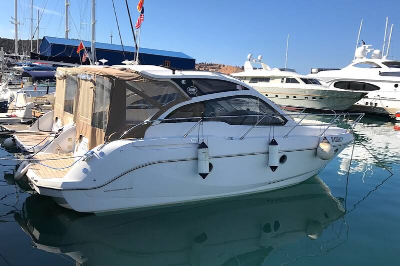 Exterior Sessa C32