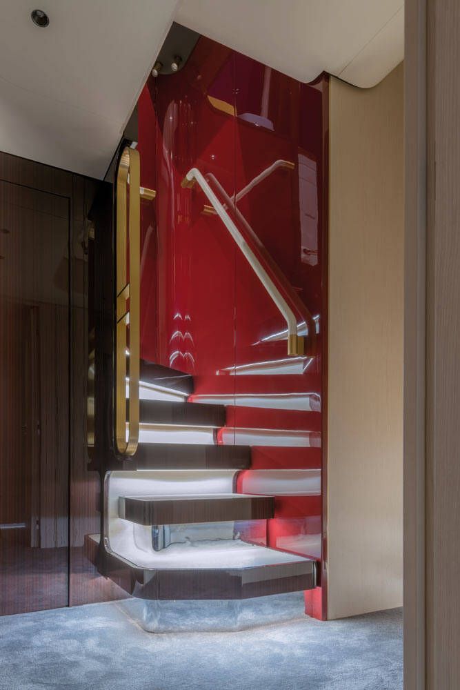 Steps to lower deck