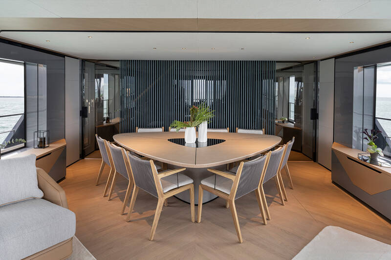 Dinette in main deck salon