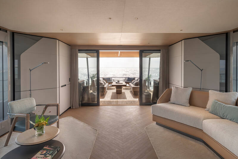 Main deck salon