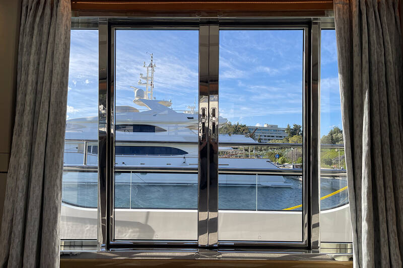 Access on side deck