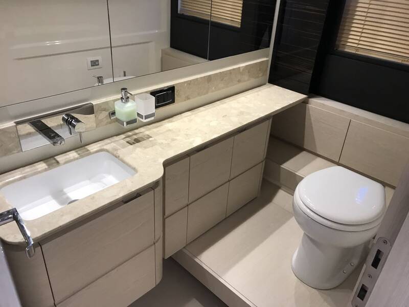 Azimut 66 2017