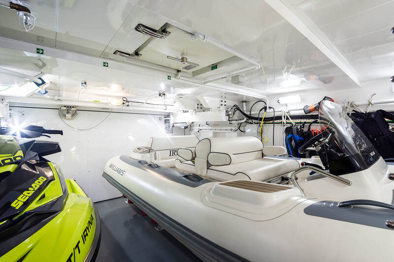 Garage for tender and jetski
