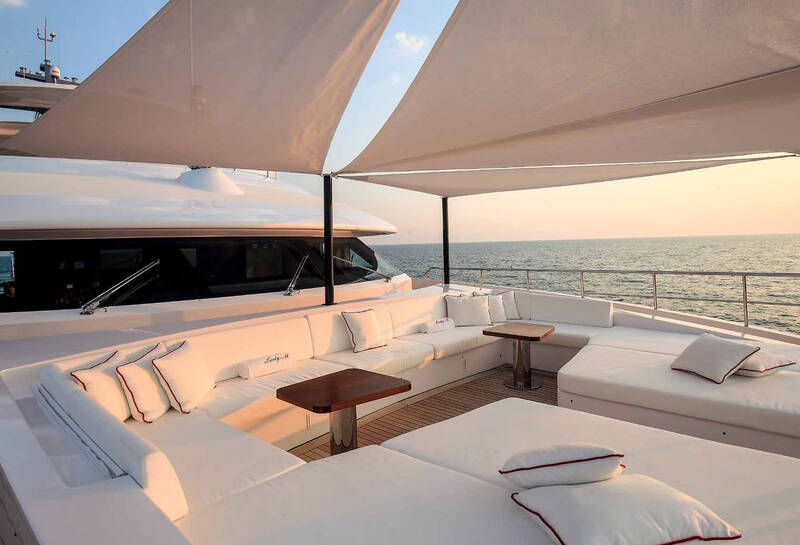 Bow deck