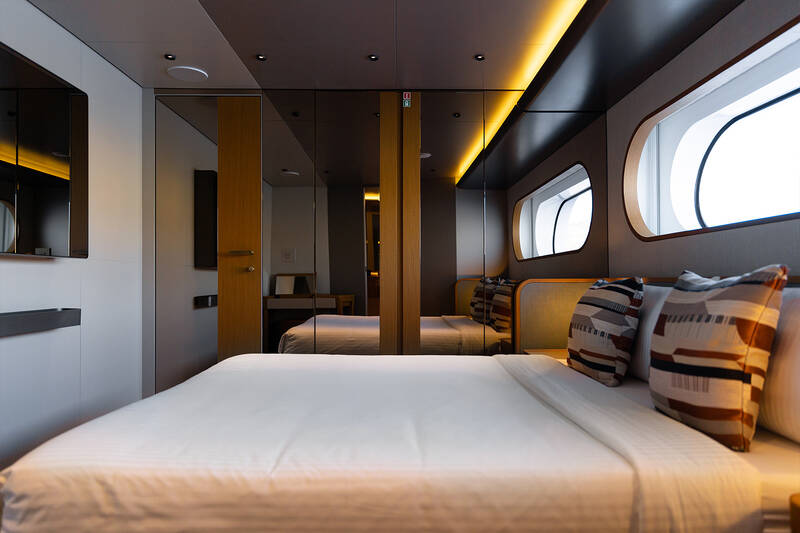 Stbd side VIP cabin